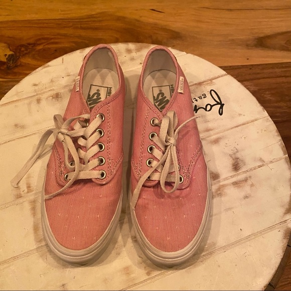 Vans UltraCush Lace Up Sneakers - Picture 2 of 10